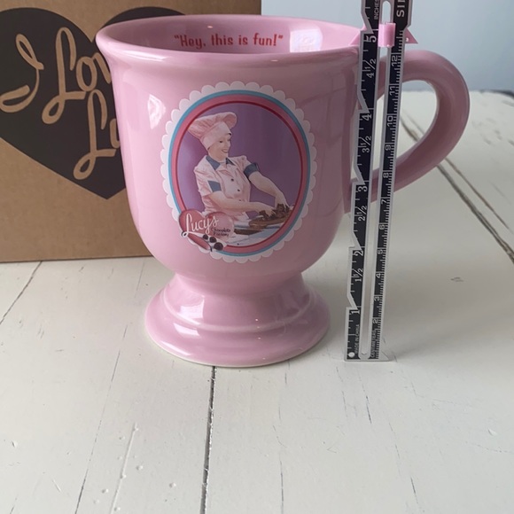 I Love Lucy 12 ounce pink pedestal mug 2006 - Picture 6 of 6